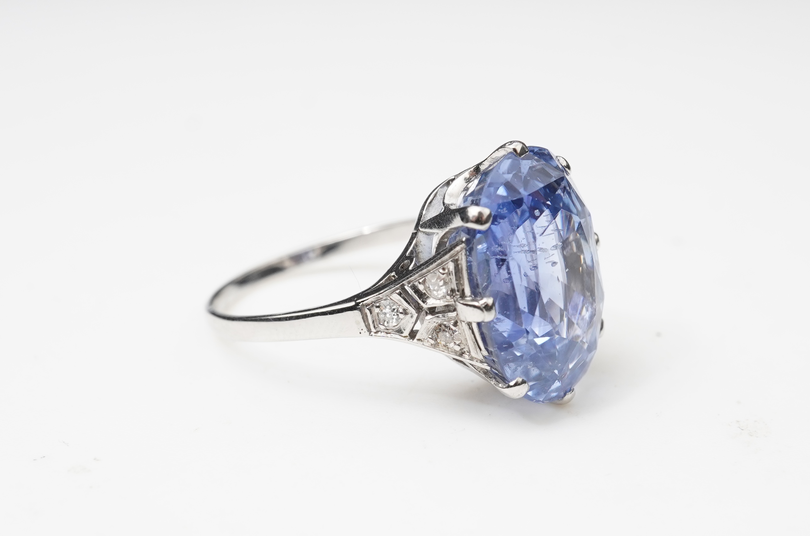An attractive sapphire and diamond ring, early 20th century
